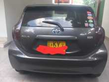https://riyasewana.com/uploads/toyota-aqua-2012-1121534612993.jpg
