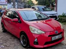 https://riyasewana.com/uploads/toyota-aqua-2012-112411812063.jpg