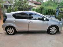 https://riyasewana.com/uploads/toyota-aqua-2012-135154012193.jpg
