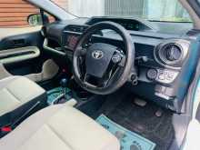 https://riyasewana.com/uploads/toyota-aqua-2012-1616144012864.jpg