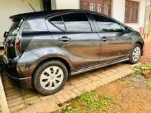 https://riyasewana.com/uploads/toyota-aqua-2012-2017271612914.jpg