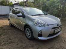 Toyota AQUA 2012 Car