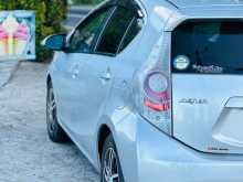 https://riyasewana.com/uploads/toyota-aqua-2012-218145912324.jpg