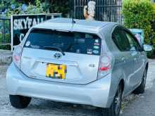 https://riyasewana.com/uploads/toyota-aqua-2012-218145912553.jpg