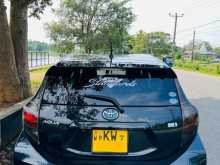 https://riyasewana.com/uploads/toyota-aqua-2012-2223495812902.jpg