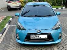 https://riyasewana.com/uploads/toyota-aqua-2012-2414393712742.jpg