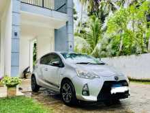 https://riyasewana.com/uploads/toyota-aqua-2012-2612301412393.jpg