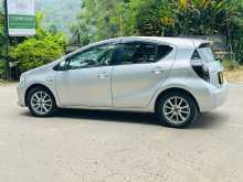 https://riyasewana.com/uploads/toyota-aqua-2012-2713012612712.jpg