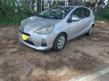 https://riyasewana.com/uploads/toyota-aqua-2012-3010370512702.jpg
