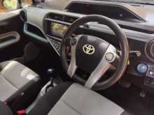 https://riyasewana.com/uploads/toyota-aqua-2012-511271912553.jpg