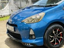https://riyasewana.com/uploads/toyota-aqua-2012-57480117796.jpg