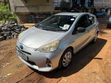 https://riyasewana.com/uploads/toyota-aqua-2012-58334612132.jpg