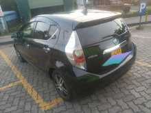 https://riyasewana.com/uploads/toyota-aqua-2013-1116521112543.jpg