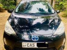 https://riyasewana.com/uploads/toyota-aqua-2013-113075312374.jpg