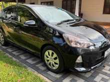 https://riyasewana.com/uploads/toyota-aqua-2013-127501212182.jpg