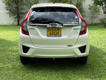 https://riyasewana.com/uploads/toyota-aqua-2013-1417363012084.jpg