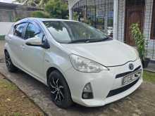 https://riyasewana.com/uploads/toyota-aqua-2013-179354012462.jpg