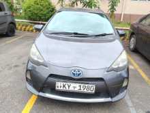 https://riyasewana.com/uploads/toyota-aqua-2013-1817152512502.jpg