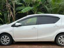 https://riyasewana.com/uploads/toyota-aqua-2013-199072612562.jpg