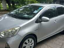 https://riyasewana.com/uploads/toyota-aqua-2013-219143012632.jpg