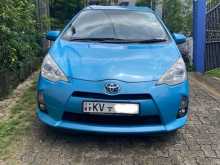 Toyota Aqua Prius C 2013 Car