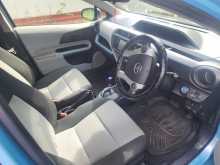 https://riyasewana.com/uploads/toyota-aqua-2013-2322210612032.jpg