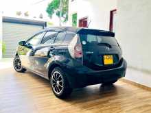 https://riyasewana.com/uploads/toyota-aqua-2013-2517403612664.jpg