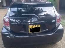 https://riyasewana.com/uploads/toyota-aqua-2013-2719462612983.jpg