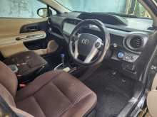 https://riyasewana.com/uploads/toyota-aqua-2013-2814480712073.jpg