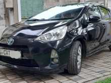 https://riyasewana.com/uploads/toyota-aqua-2013-2817585012223.jpg