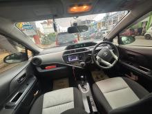 https://riyasewana.com/uploads/toyota-aqua-2013-2915422117585.jpg