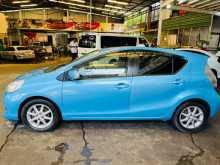 https://riyasewana.com/uploads/toyota-aqua-2013-3013165812254.jpg