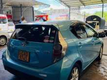 https://riyasewana.com/uploads/toyota-aqua-2013-3013165812833.jpg