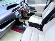 https://riyasewana.com/uploads/toyota-aqua-2013-3021073112053.jpg