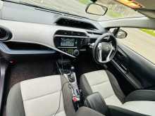 https://riyasewana.com/uploads/toyota-aqua-2013-318064212203.jpg