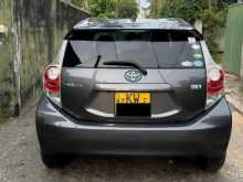 https://riyasewana.com/uploads/toyota-aqua-2013-37184312783.jpg