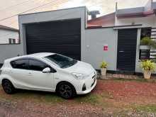 https://riyasewana.com/uploads/toyota-aqua-2013-615001612964.jpg