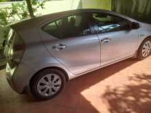 https://riyasewana.com/uploads/toyota-aqua-2013-616532412494.jpg