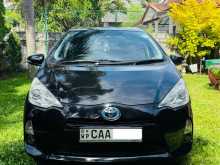 https://riyasewana.com/uploads/toyota-aqua-2014-110345712812.jpg