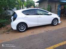 https://riyasewana.com/uploads/toyota-aqua-2014-110441112652.jpg
