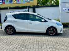 https://riyasewana.com/uploads/toyota-aqua-2014-1812055812273.jpg