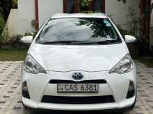 https://riyasewana.com/uploads/toyota-aqua-2014-1819532612672.jpg