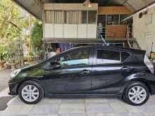 https://riyasewana.com/uploads/toyota-aqua-2014-2013330812534.jpg