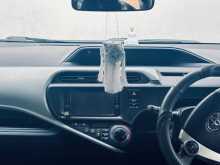 https://riyasewana.com/uploads/toyota-aqua-2014-2014-159490012453.jpg