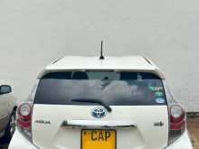 https://riyasewana.com/uploads/toyota-aqua-2014-2014-189592512613.jpg