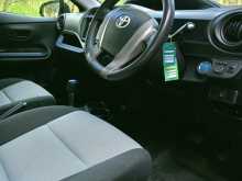https://riyasewana.com/uploads/toyota-aqua-2014-2014-420033212824.jpg