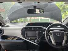 https://riyasewana.com/uploads/toyota-aqua-2014-2113091312592.jpg