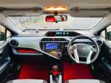 https://riyasewana.com/uploads/toyota-aqua-2014-2713390912063.jpg