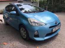 https://riyasewana.com/uploads/toyota-aqua-2014-2815553912052.jpg