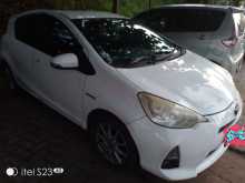 https://riyasewana.com/uploads/toyota-aqua-2014-291916544432.jpg